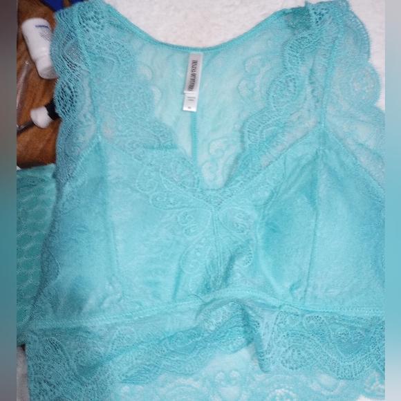 NWOT Blue Lacy Bralette size XL Zenana Outfitters - Picture 3 of 6